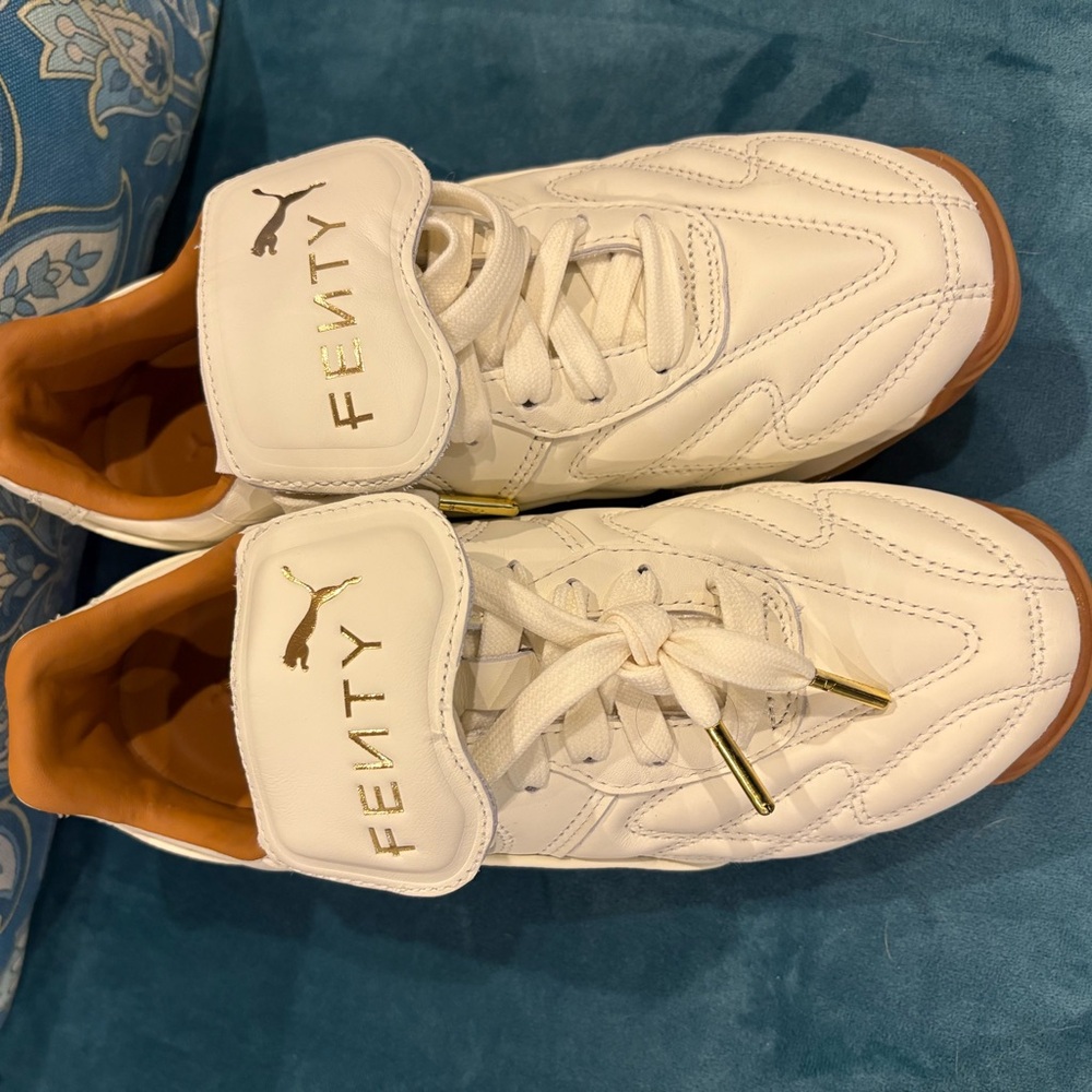 Rihanna-Puma Fenty Off-White Sneakers Women's Size 7